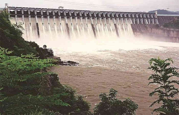 ukai dam
